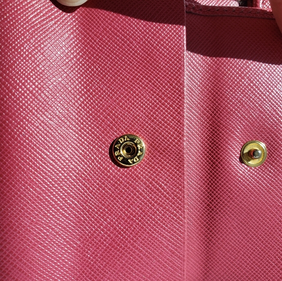 Authentic Prada Saffiano Trifold Compact Wallet - Picture 7 of 17